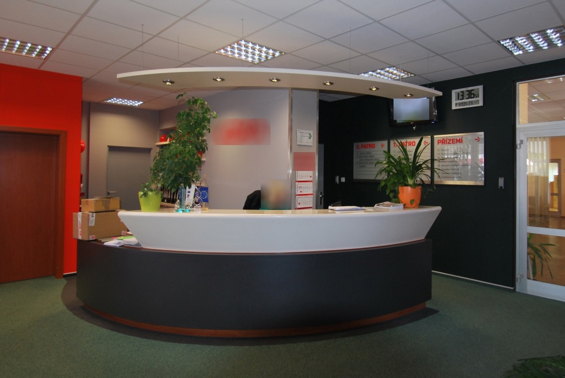 Vstupní recepce - stůl -SLEVA