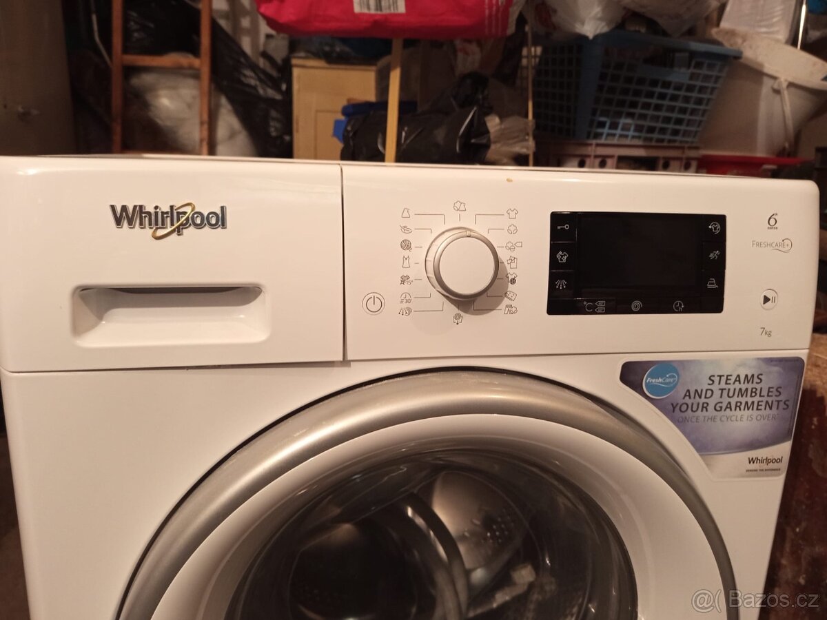 Málo používaná pračka Whirlpool