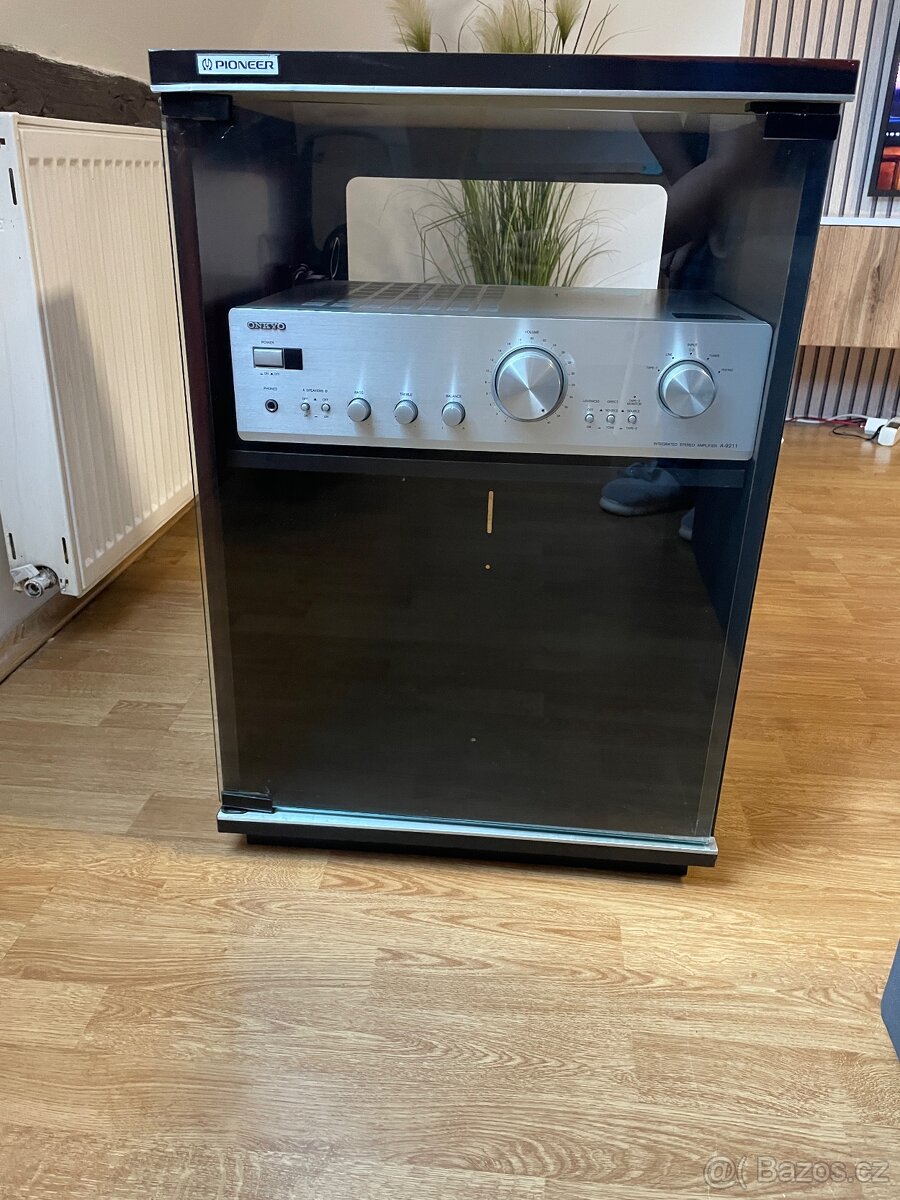 Pioneer ho-fi stolek