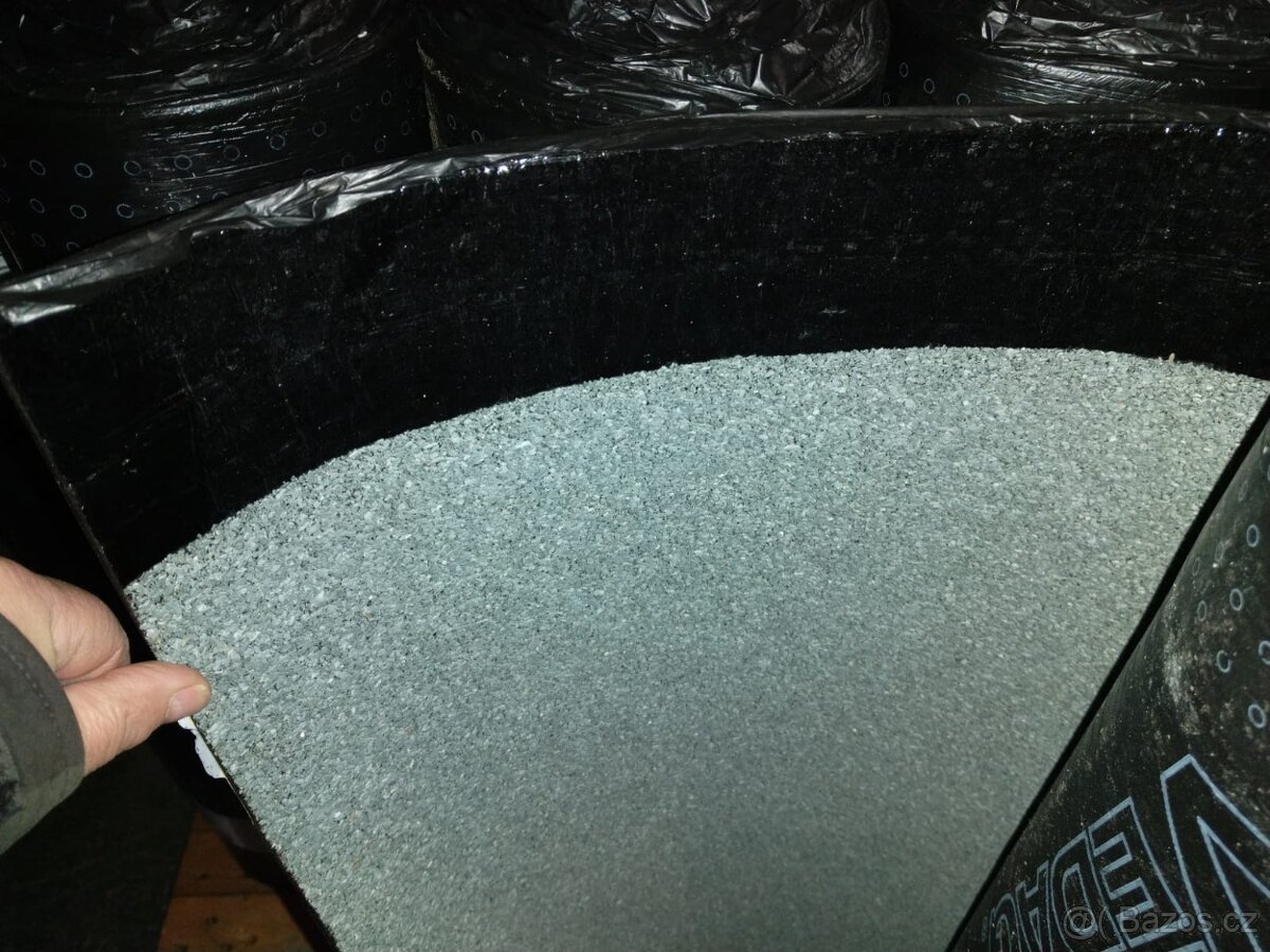 Asfaltový, vrchni pás, přírodní posyp