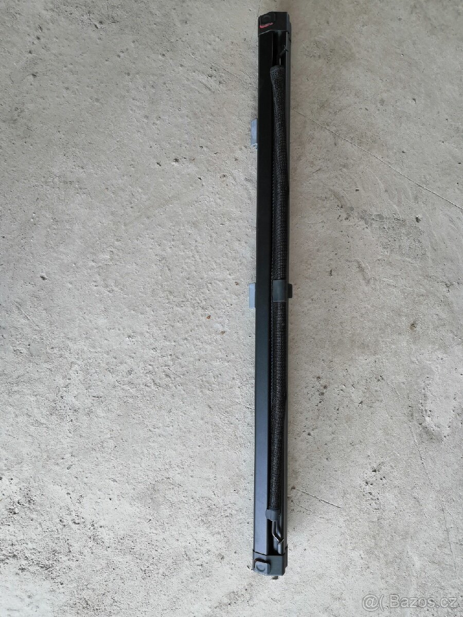 Audi A4 combi B8 (8K) - zadni síťová přepážka