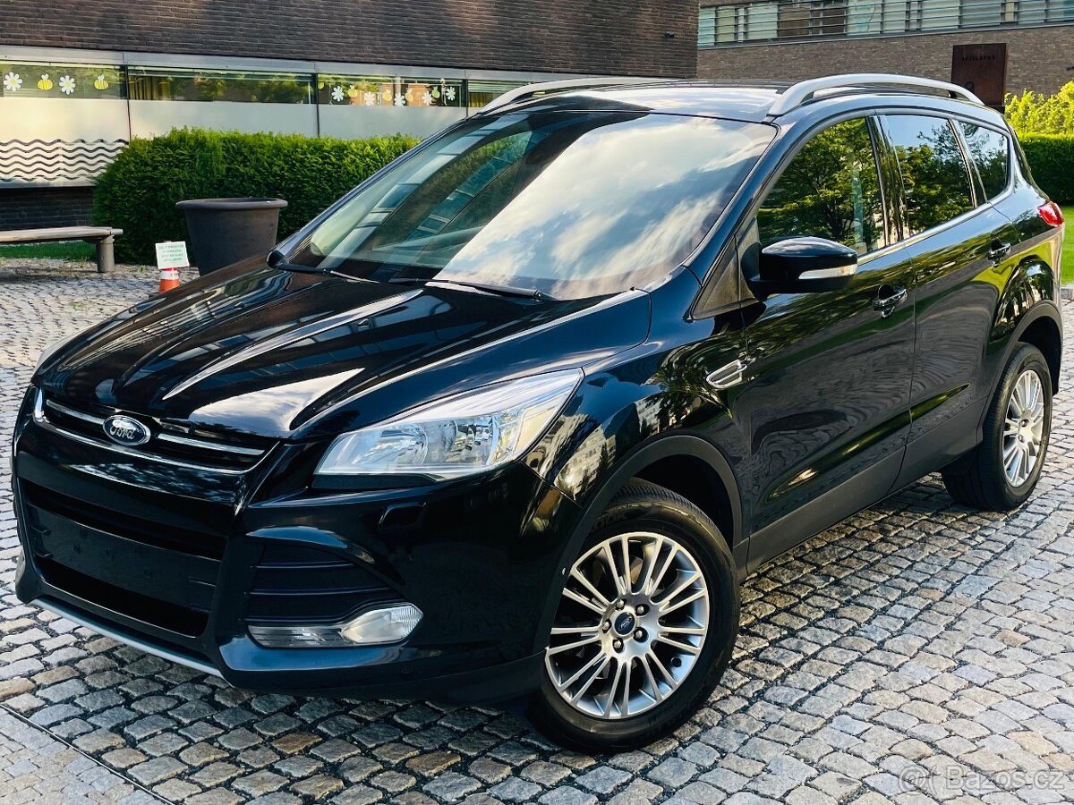 Ford Kuga 2.0TDCi 4x4 MANUÁL SERVISKA VÝHŘEV SENZORY TAŽNÉ