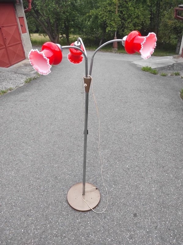 Retro stojací lampa