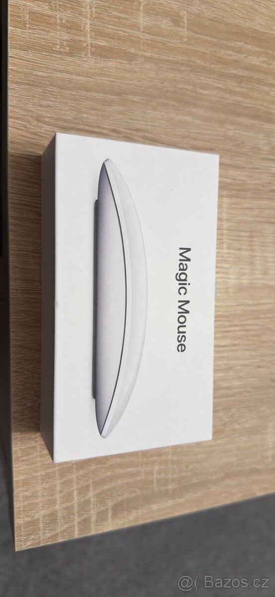Apple Magic Mouse– bílá Multi‑Touch povrch. USB-C