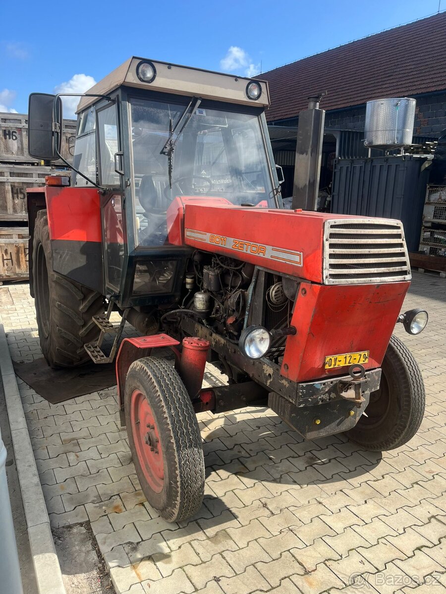 Traktor Zetor 8011