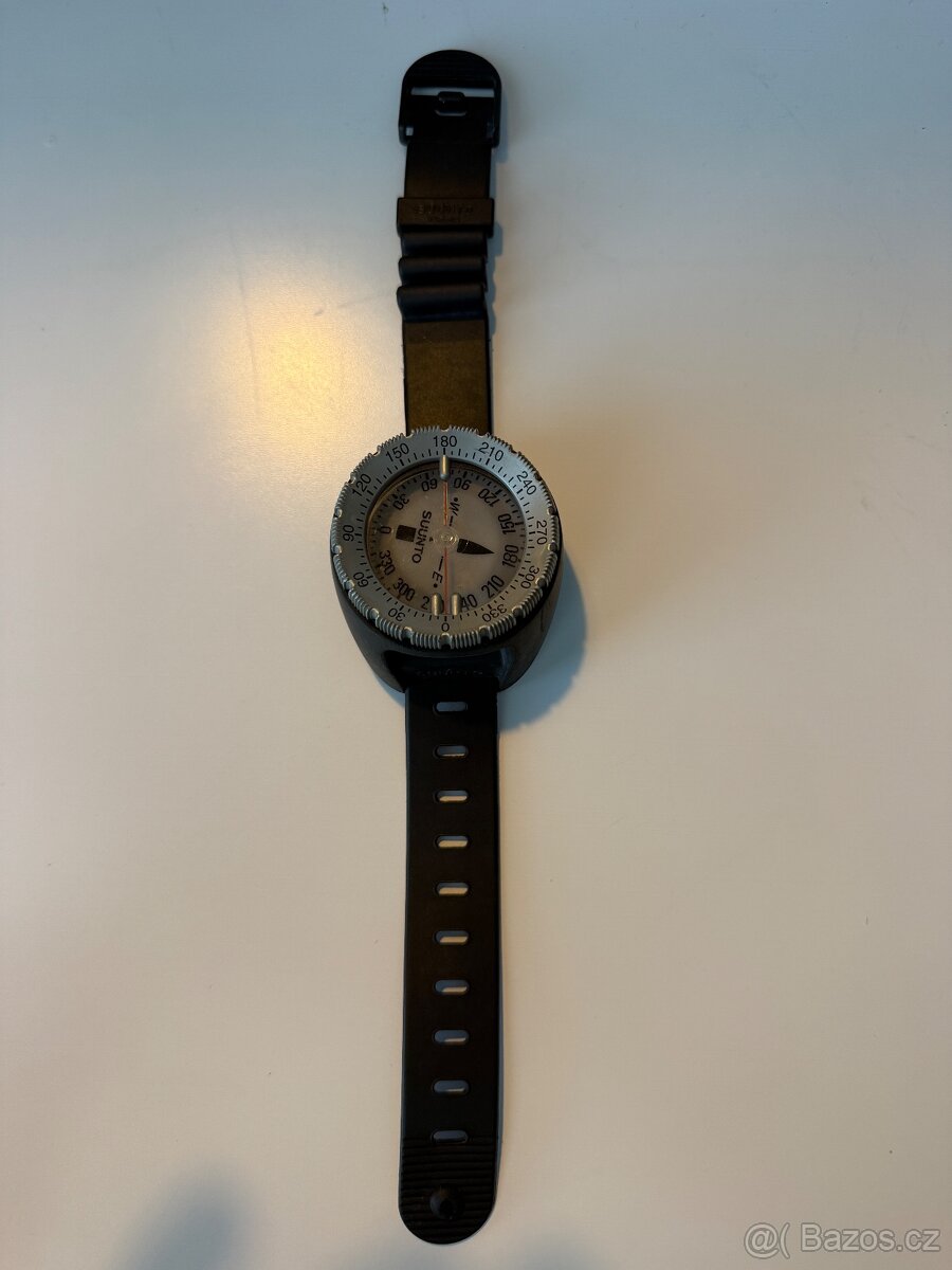 Kompas Suunto SK8