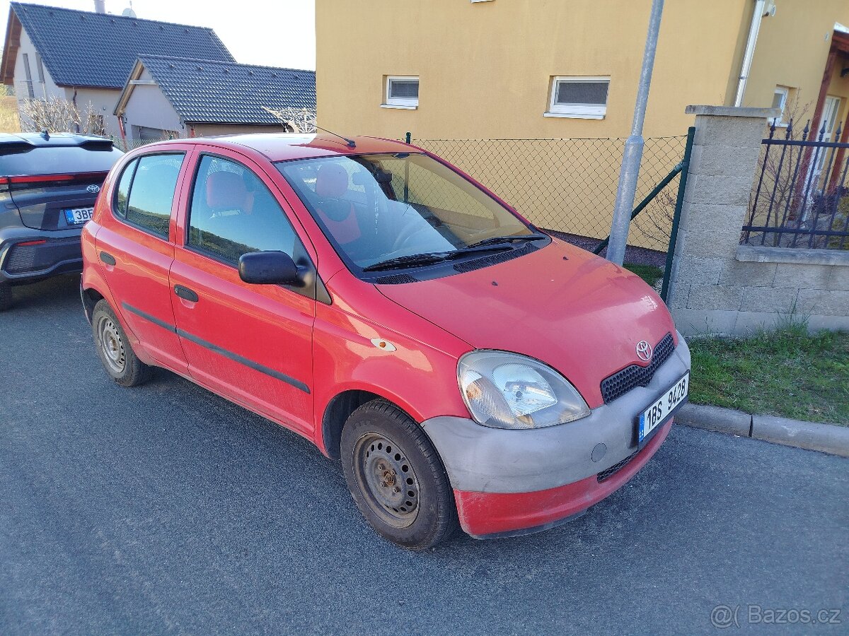 Toyta Yaris 1.0 2005 náhradní díly