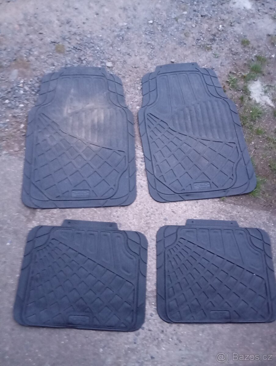 Univerzální gumové autokoberce, podlahové gumy