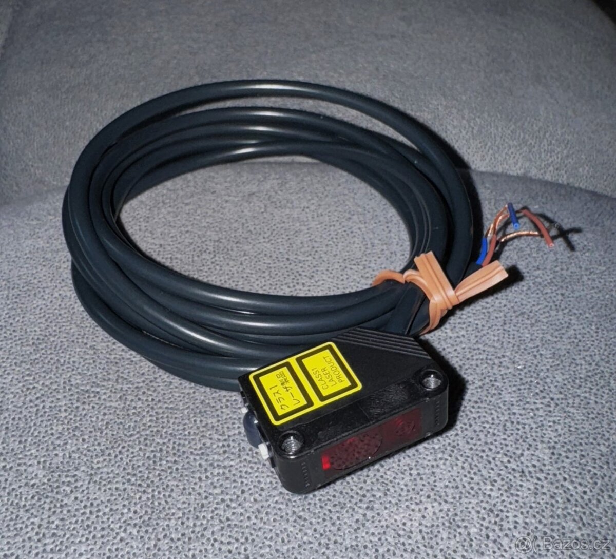 Senzor OMRON E3Z-LL81