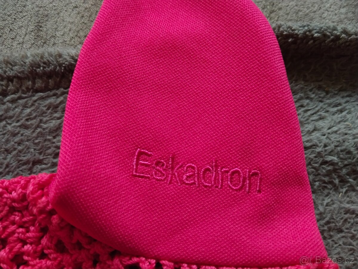 Čabraka Eskadron pony