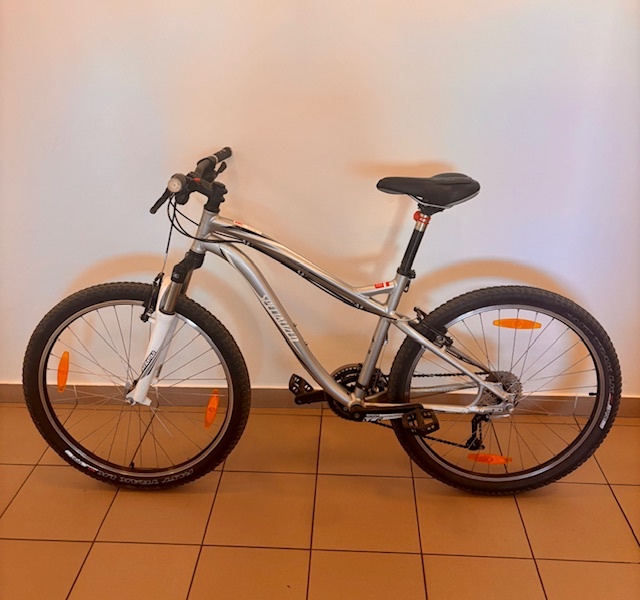 Horské kolo Specialized Myka 26, rám M 17"