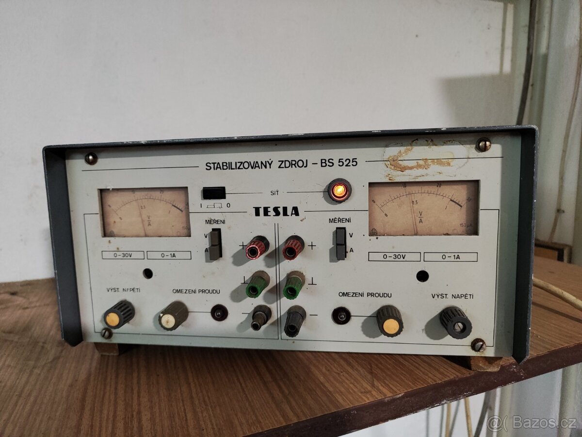 Stabilizovaný napájecí zdroj Tesla BS 525