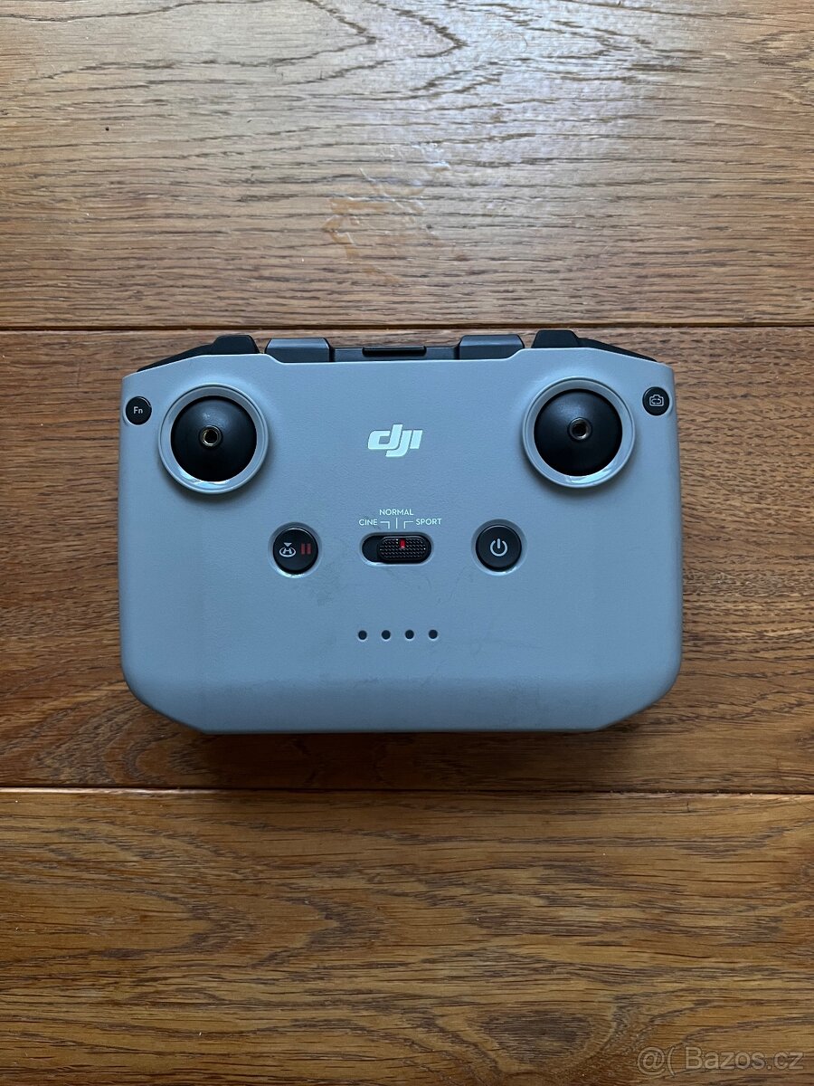 DJI ovladač k dronu