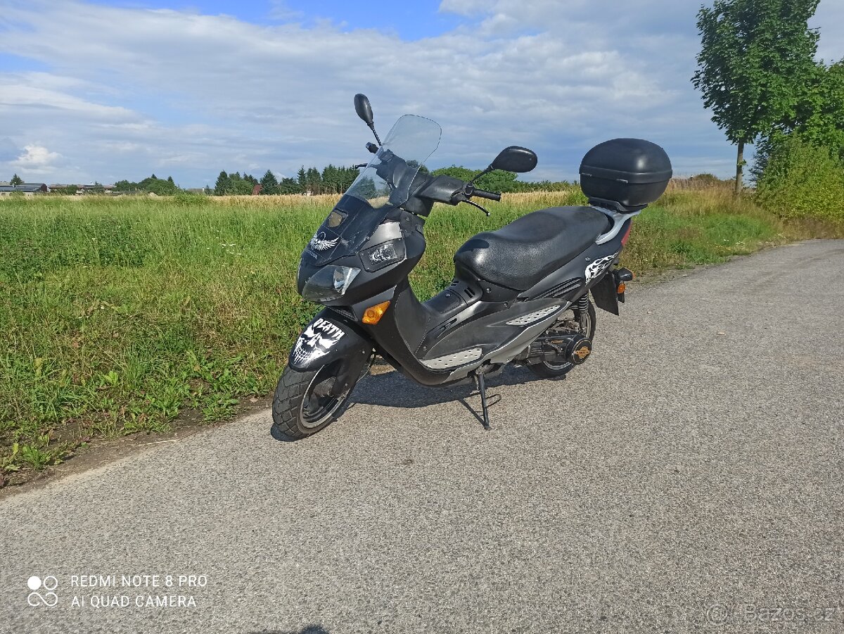 Skútr 125