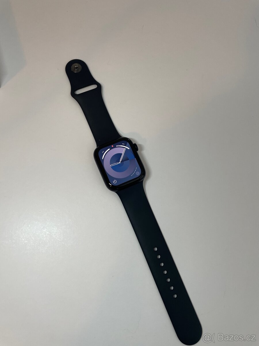 Apple watch SE 2 44mm - 99% baterie, hezký stav