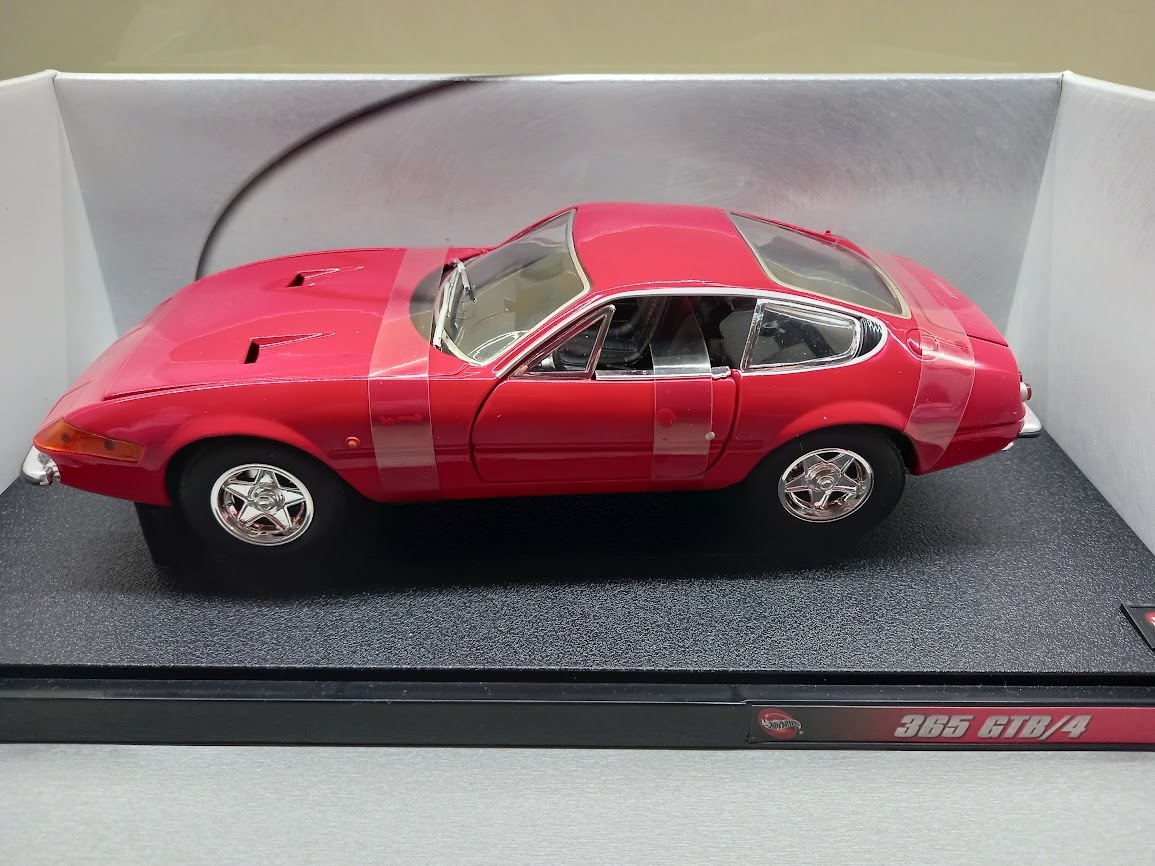 FERRARI 365GTB/4 HOTWHEELS 1:18