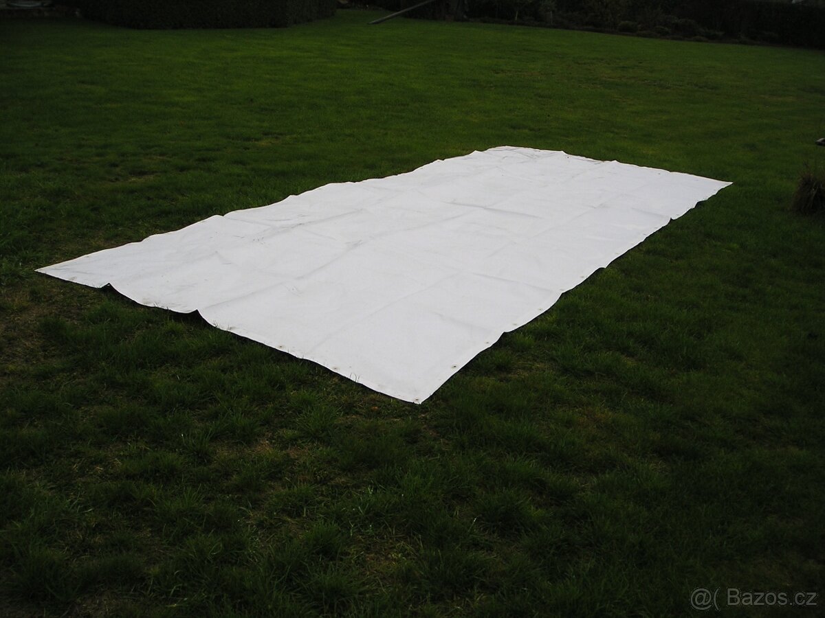 Plachtu zakrývací,krycí plachta,plachty k zakrytí střech aj.