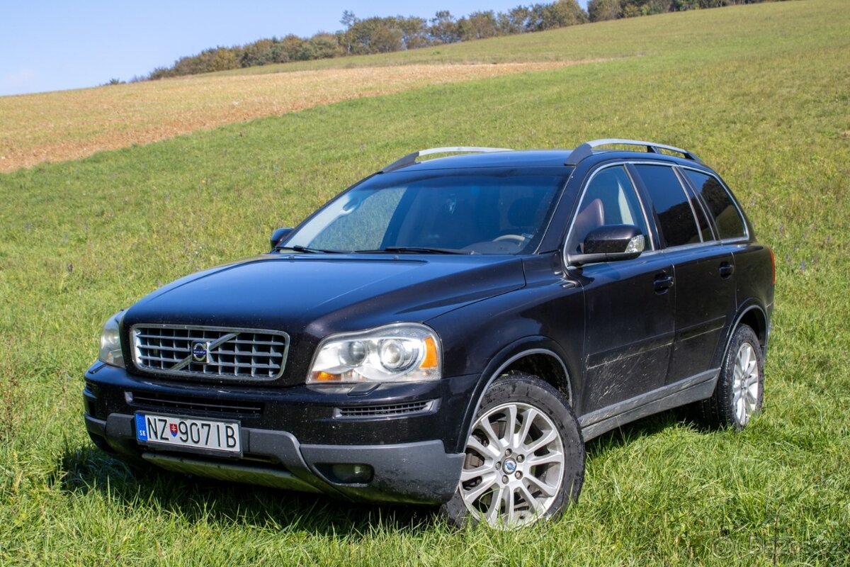 Volvo XC90 2,4 D5 136KW AWD AT6 /AJ NA SPLÁTKY / PROTIÚČET/