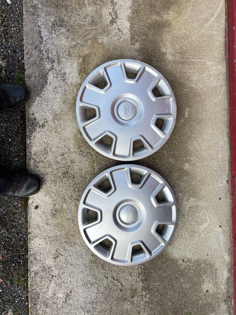 Ford Focus II - originál poklice 15" - 2 kusy