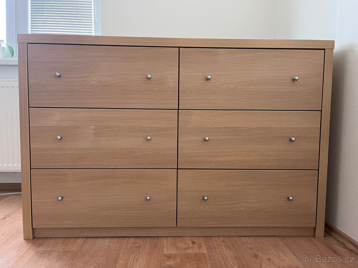 Komoda s šuplaty