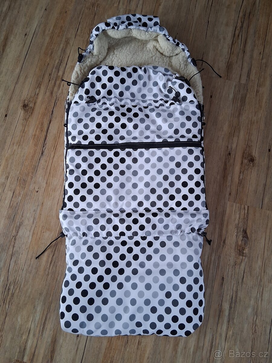 Vlněný fusak do kočárku