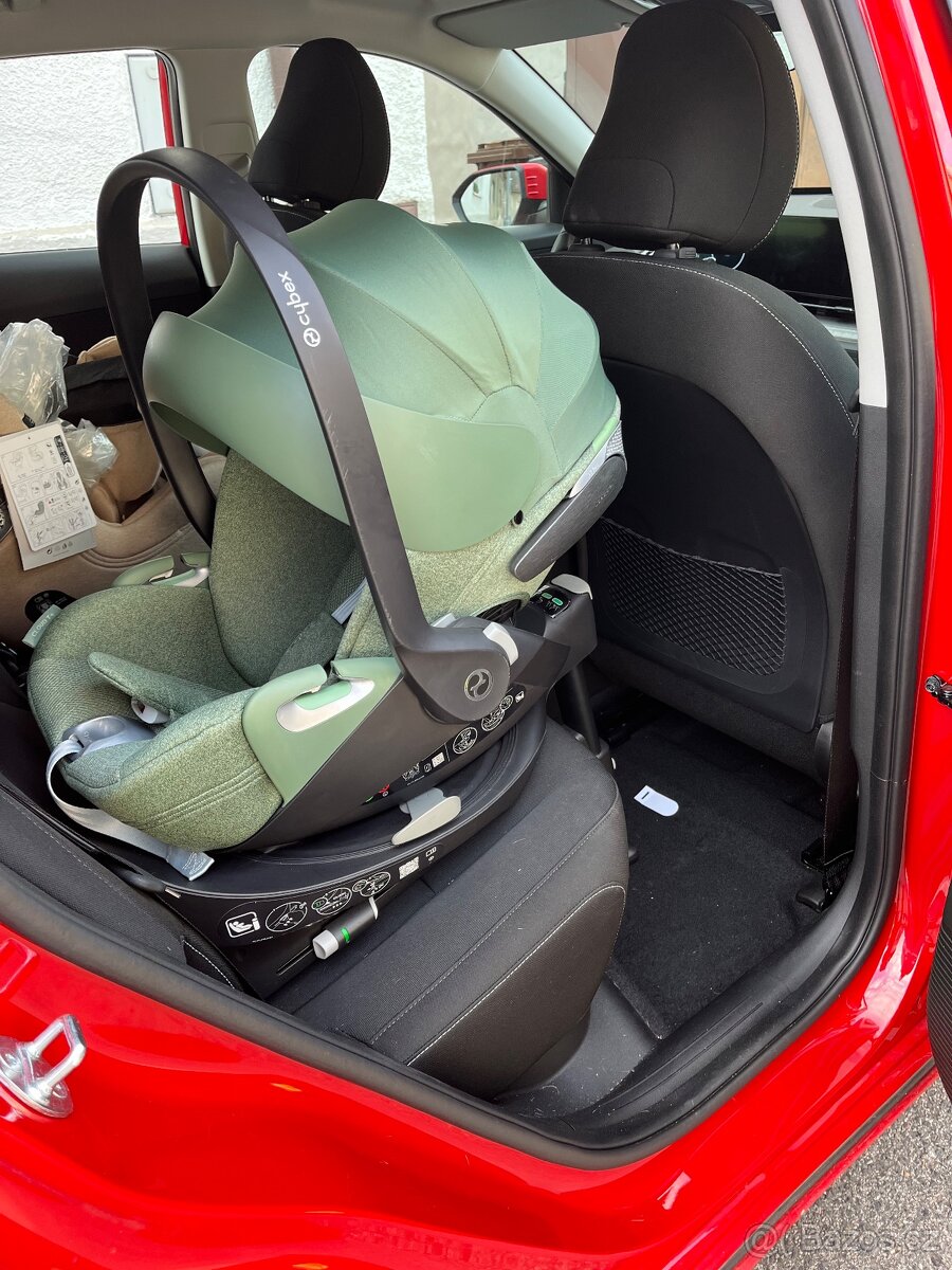 Cybex Cloud T i size vajíčko a základna