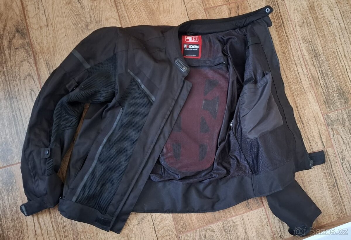 Černá motobunda 2XL s chráničem páteře, ramen a loktů