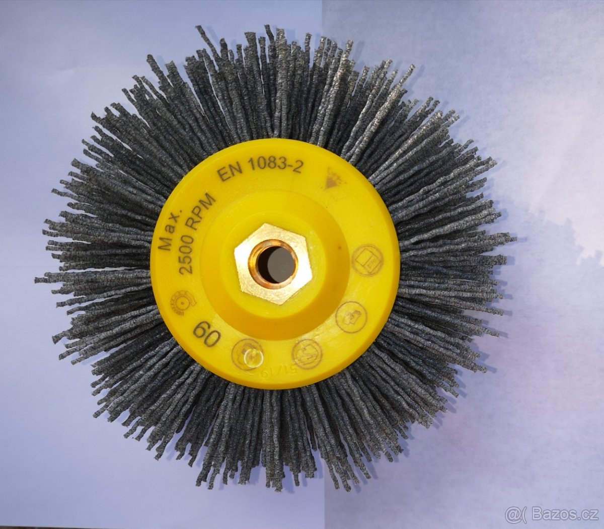 Prodám drásací kartáč M14, 140x45, nylon P60