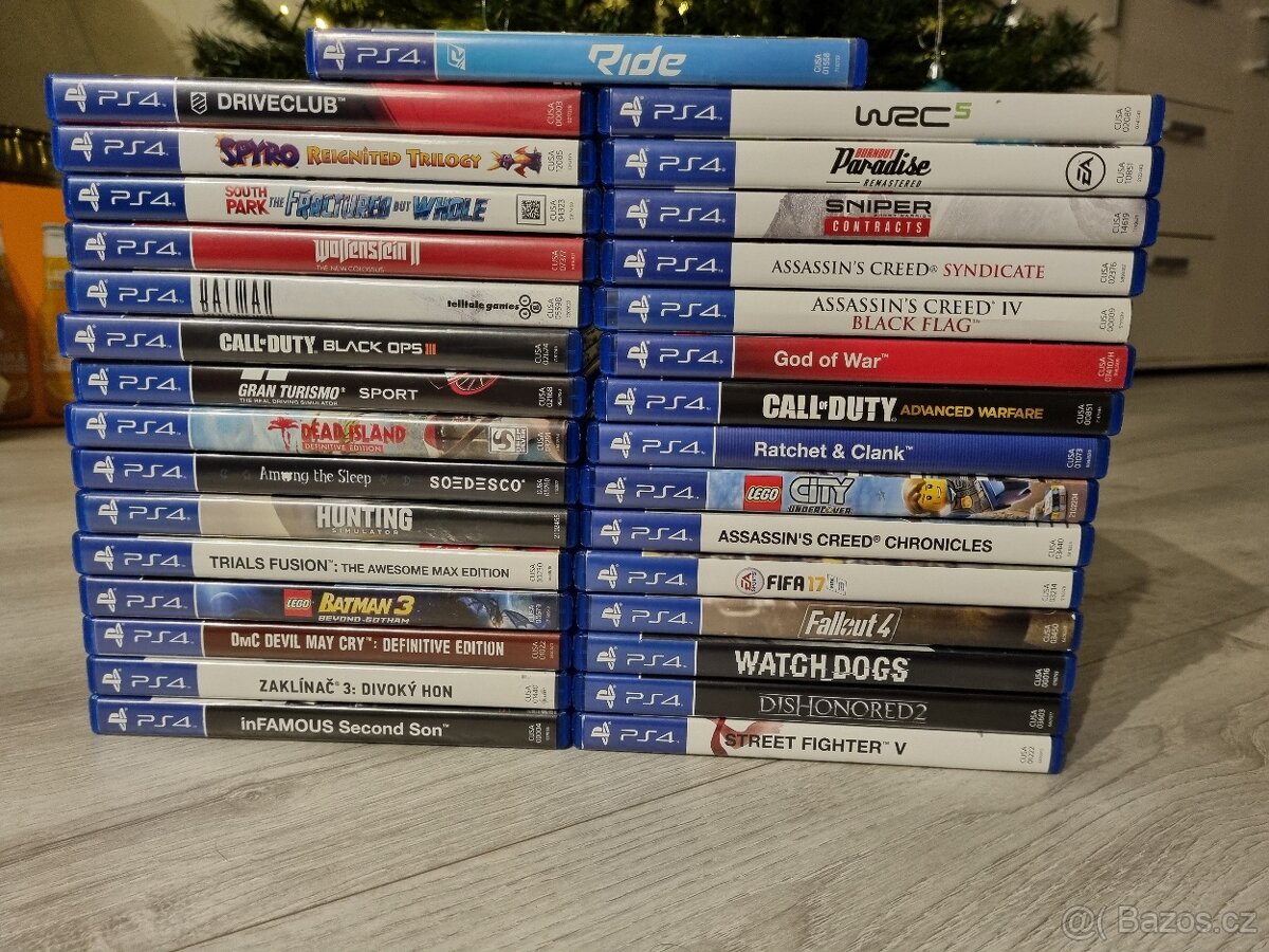 Větší množství originálních her PS4/ PS5