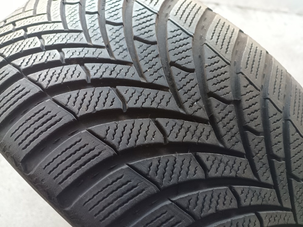 245/45 R18 SEMPERIT (3021)