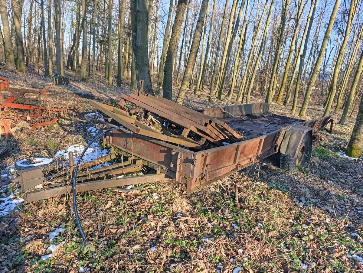 Trailer,přívěs,plato