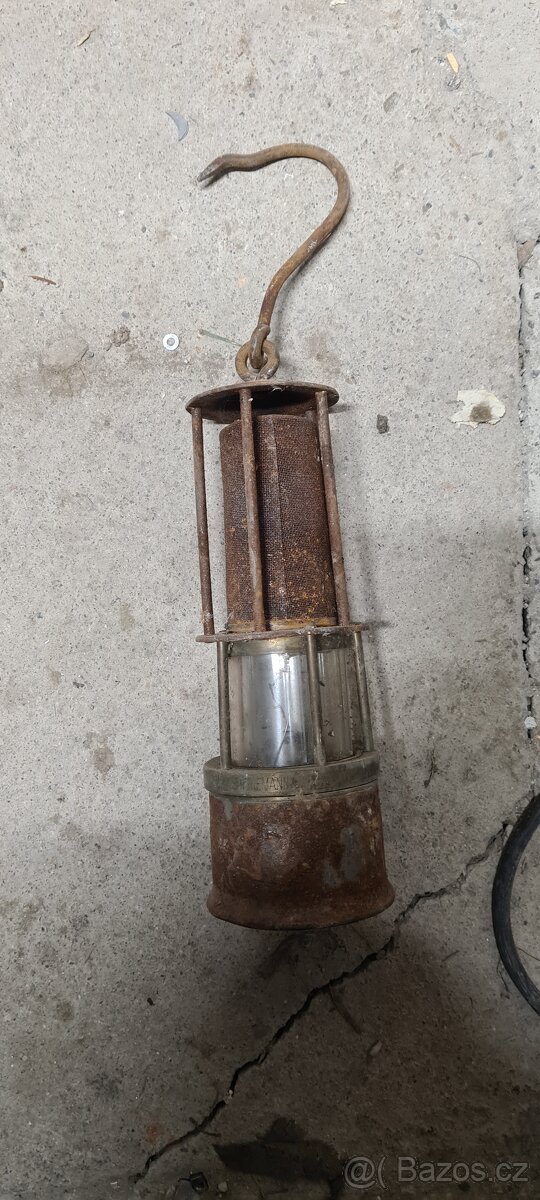 Stara lampa kahan