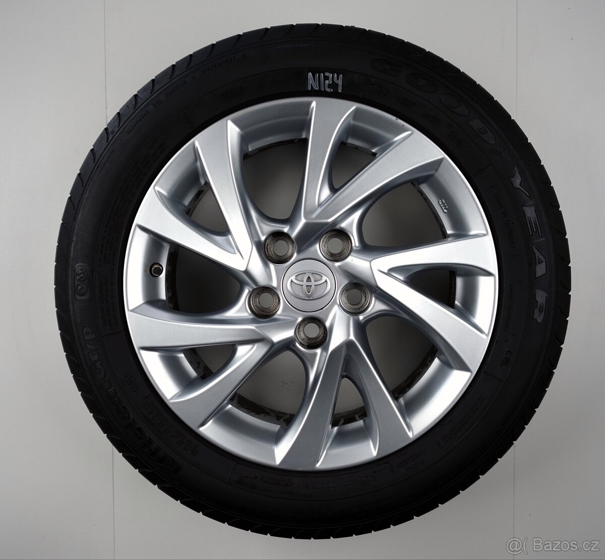 Toyota Auris - Originání 16" alu kola - Letní pneu