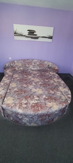 Manželská postel ( letiště )