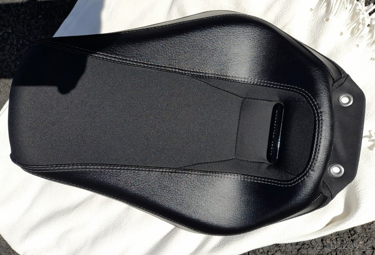 HARLEY DAVIDSON®BREAKOUT M8