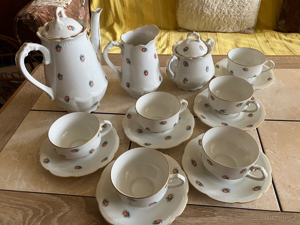 Starožitný porcelánový servis