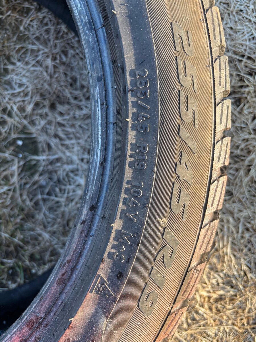 Pneu 19/255/45