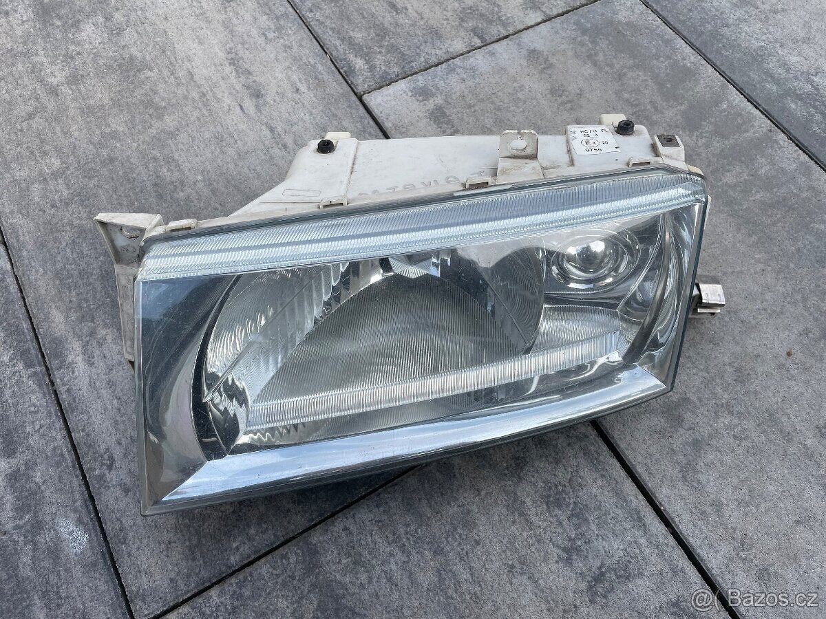 PŘEDNÍ SVĚTLO LEVÉ ŠKODA OCTAVIA 1 1U1941015K