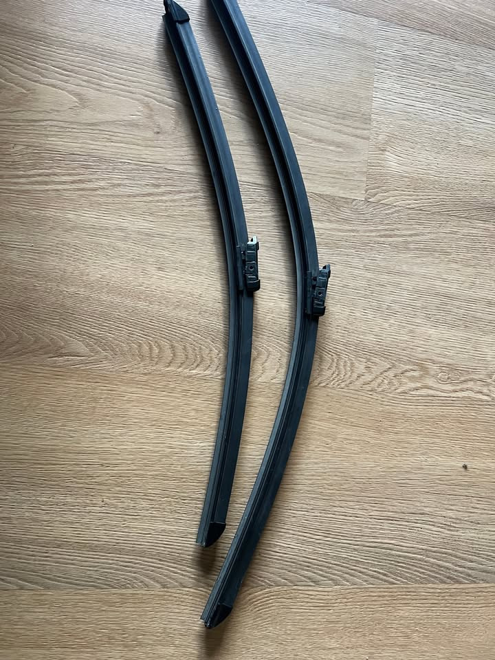 Ramínka ke stěračům Audi Q5