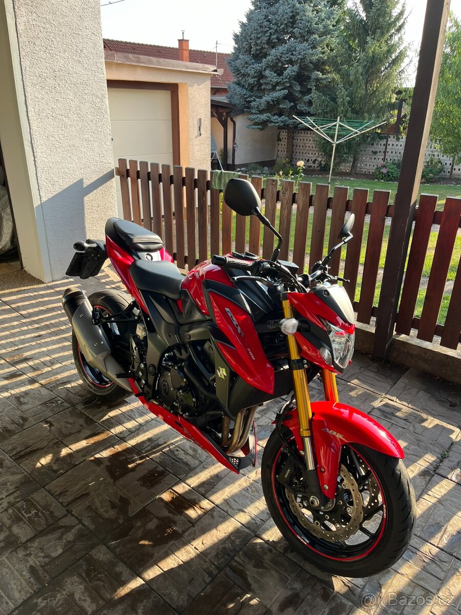 Suzuki GSX-S750