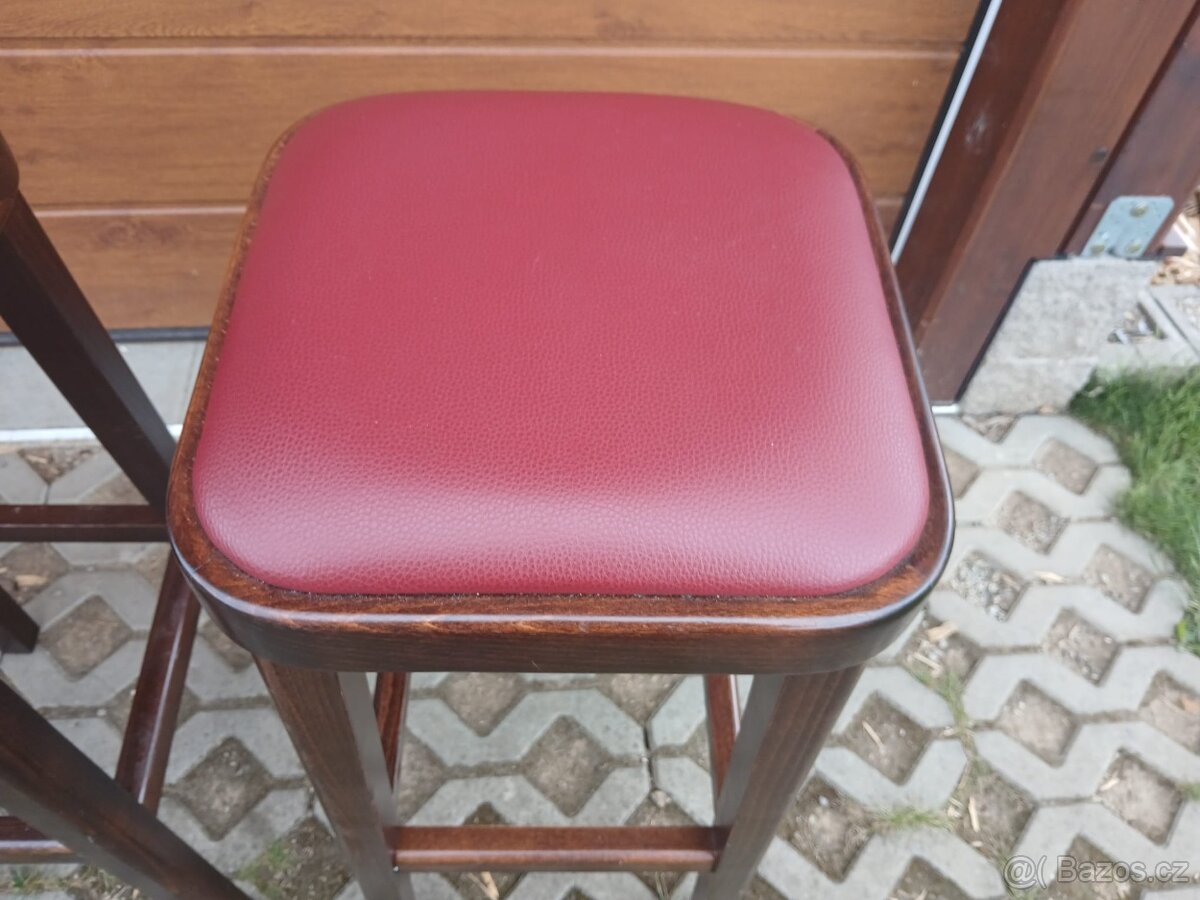 Dubové barové židle