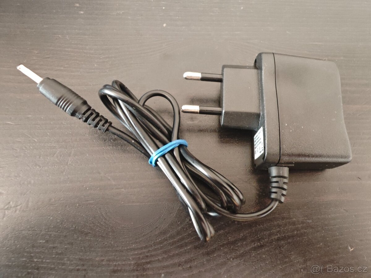 Nabíječka pro tlačítkové mobilní telefony Motorola
