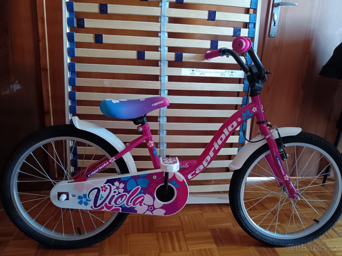 Dívčí kolo velikost 20