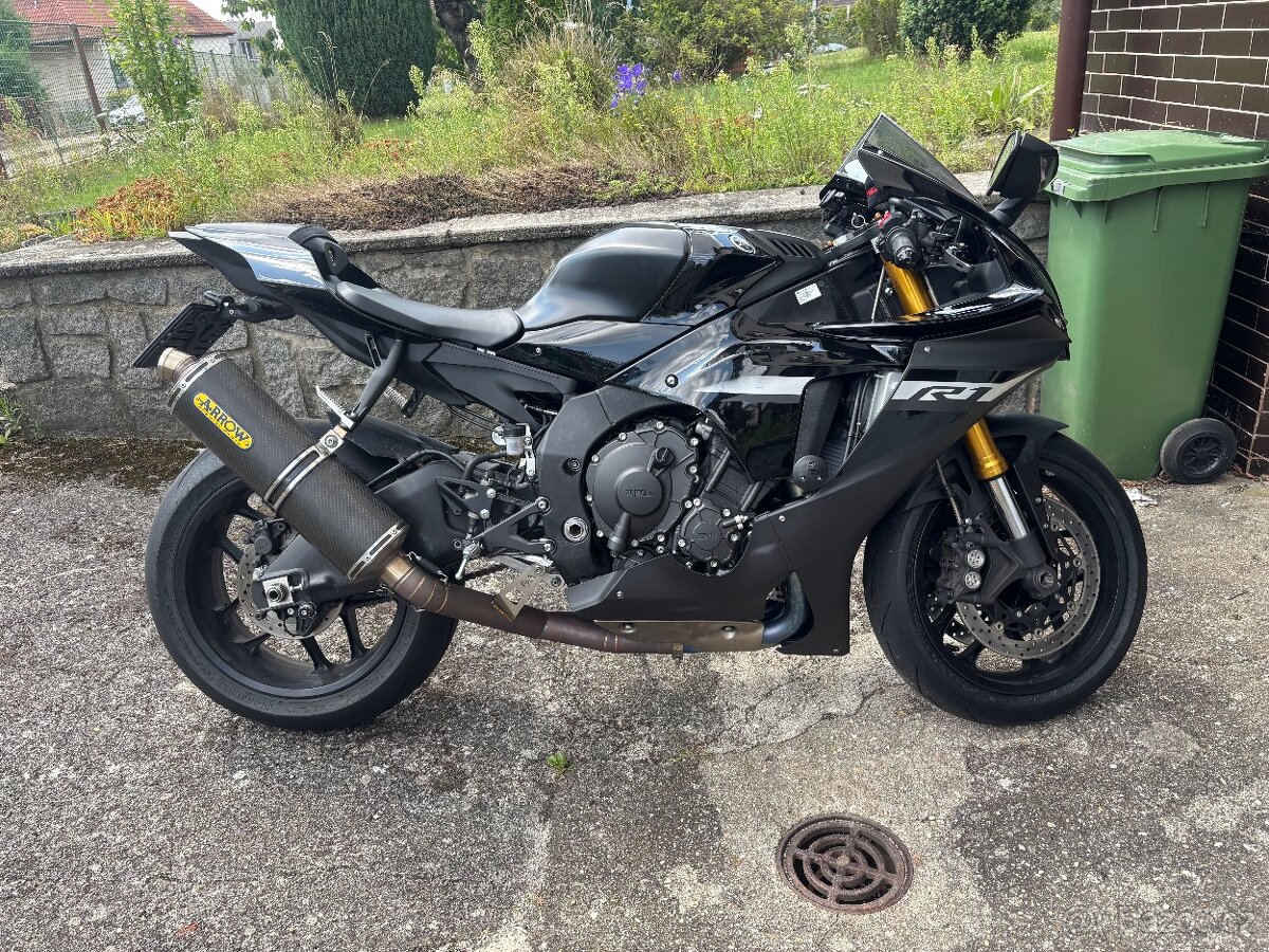 Yamaha R1 2018 najeto 3 tis.