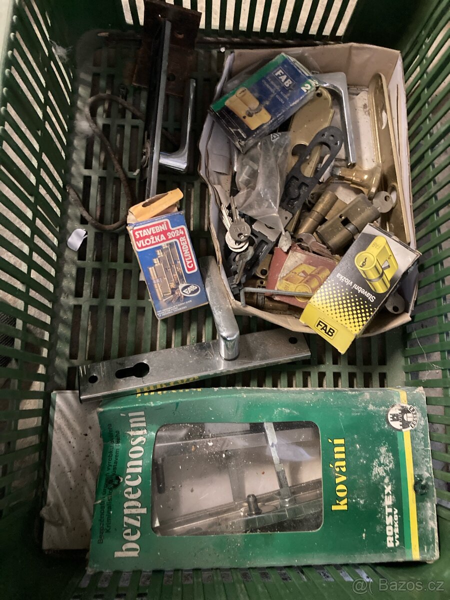 Dverni kovani retro a cylindricke a stavebni vlozky