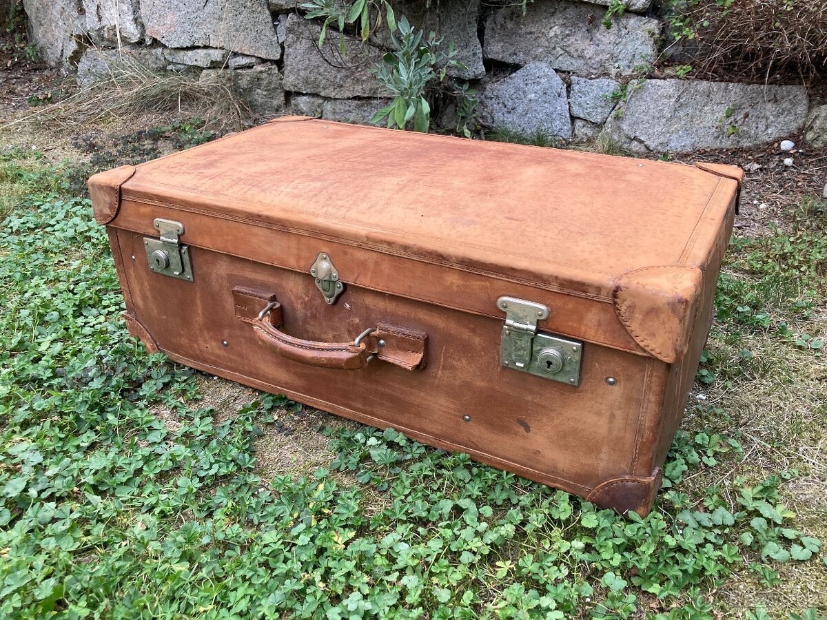 Historický kožený kufr