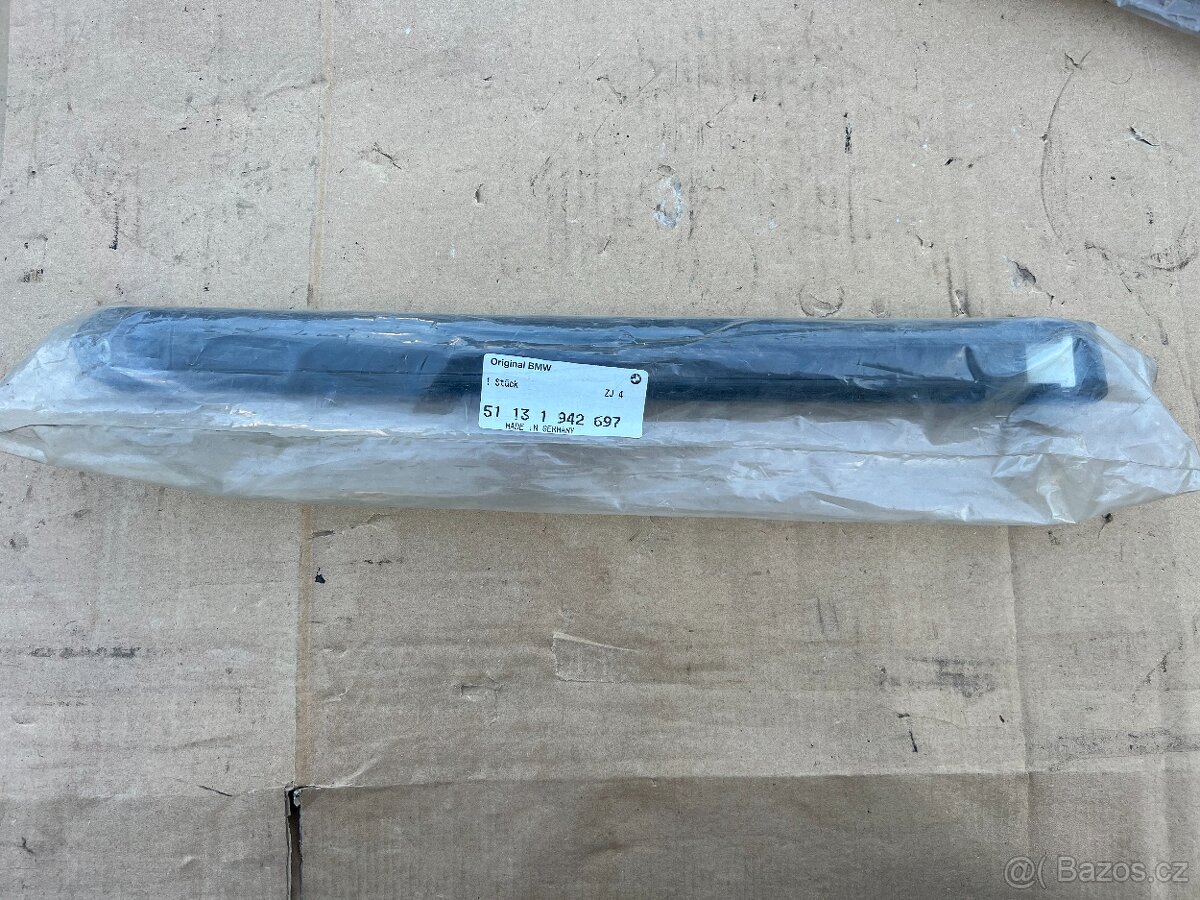 BMW e30 Coupe Levá zadní lišta NOVÁ 1942697