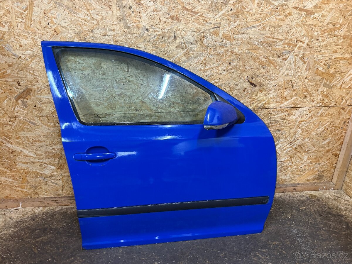 PRAVÉ PŘEDNÍ DVEŘE ŠKOD OCTAVIA 2  LF5K / 4590