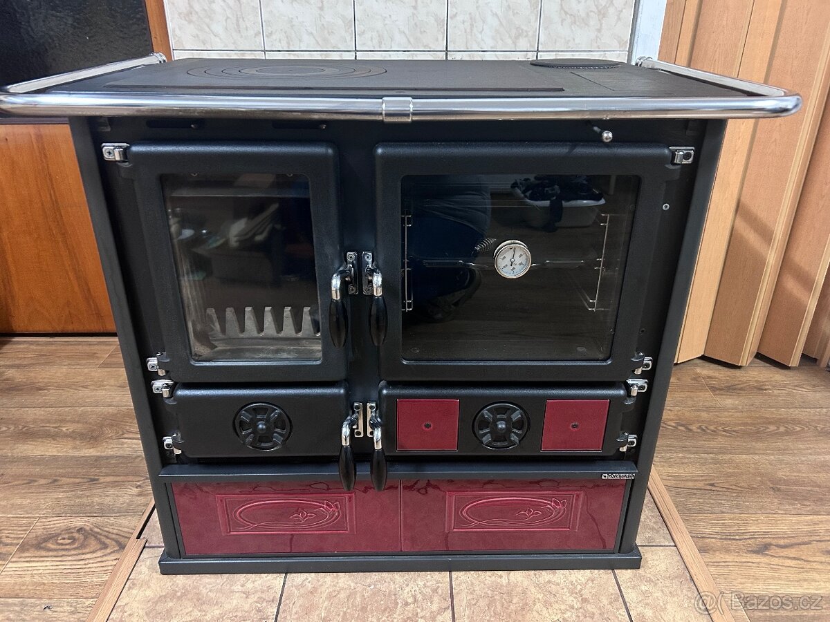 Kuchyňský sporák LA NORDICA na tuhá paliva