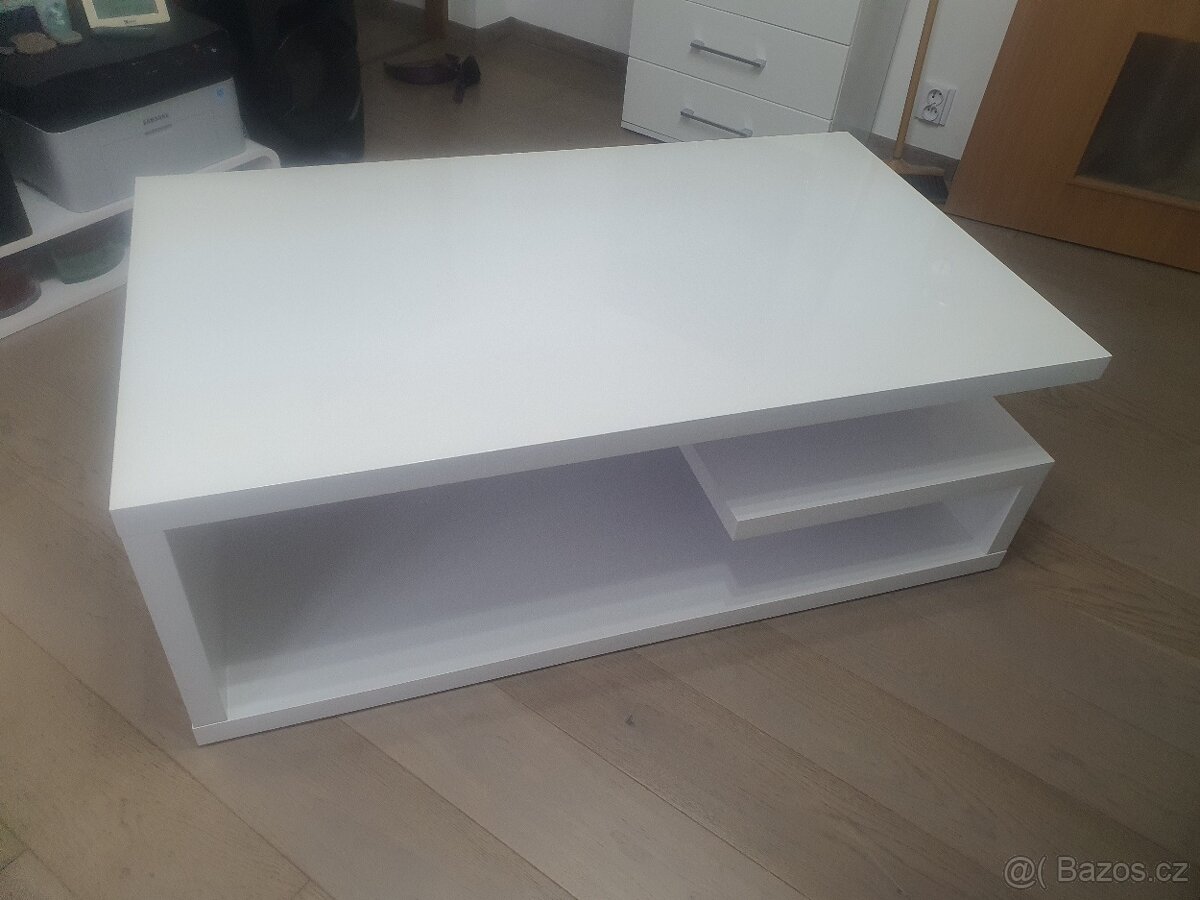 Prodám konferenční stolek